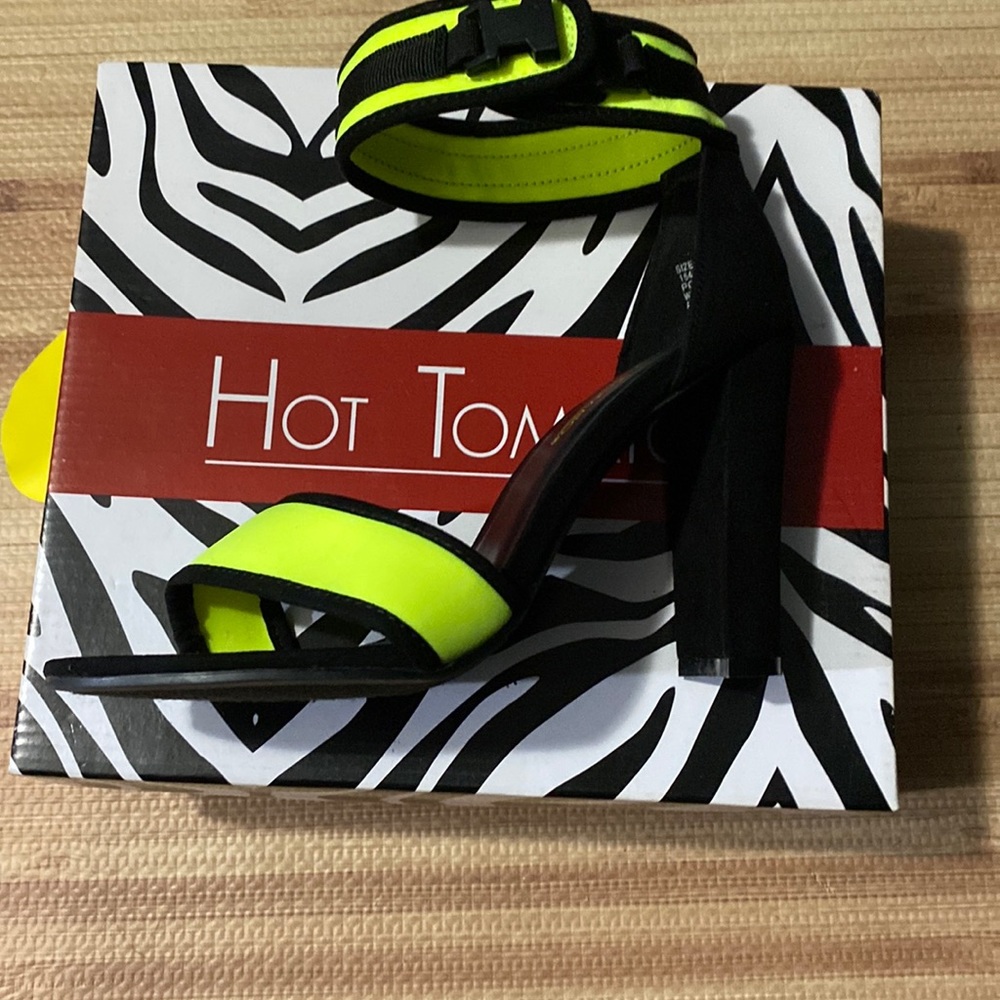 Hot tomato heel
